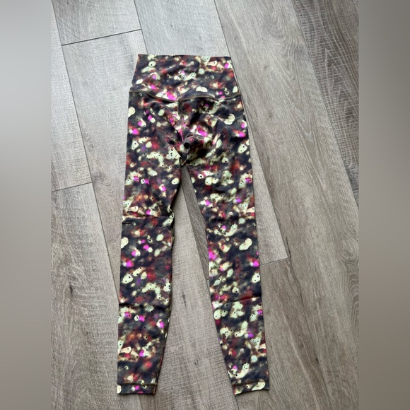 Lululemon Align High-Rise Pant 28" in Soft Focus Splatter Green Multi - Picture 4 of 9